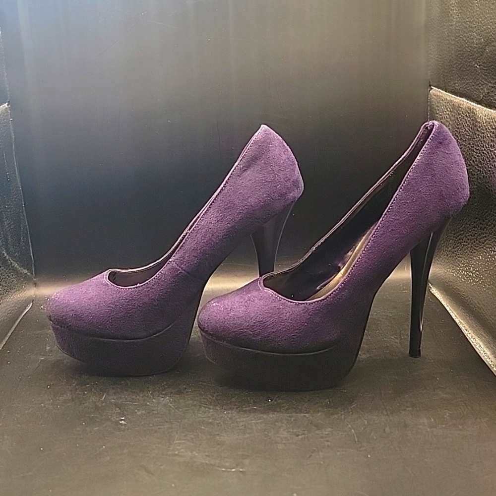 Charlotte Russe TCU Purple Suede Look Spiked 4” Heel Shoe Size 6